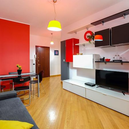 The Best Rent - Tortona Apartment Milan Bagian luar foto