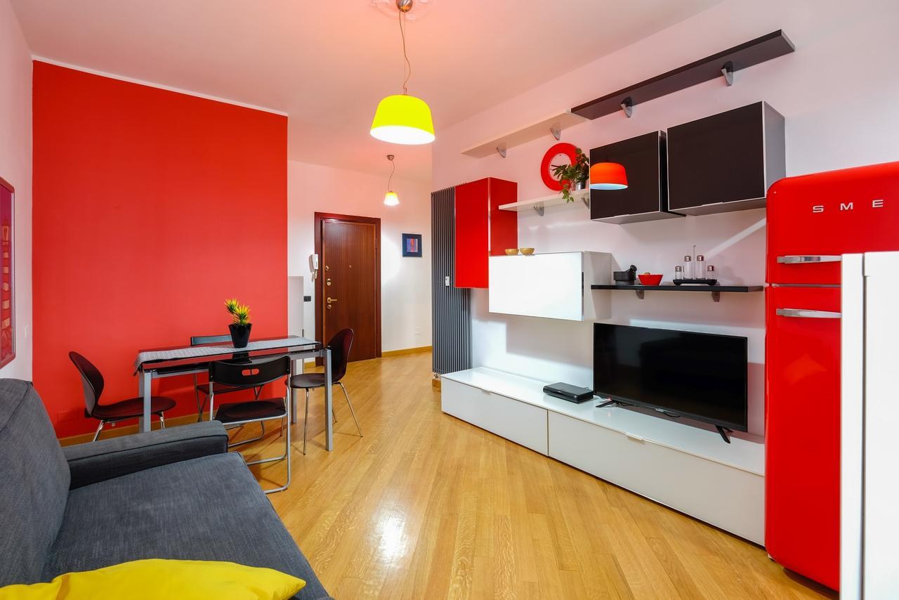 The Best Rent - Tortona Apartment Milan Bagian luar foto